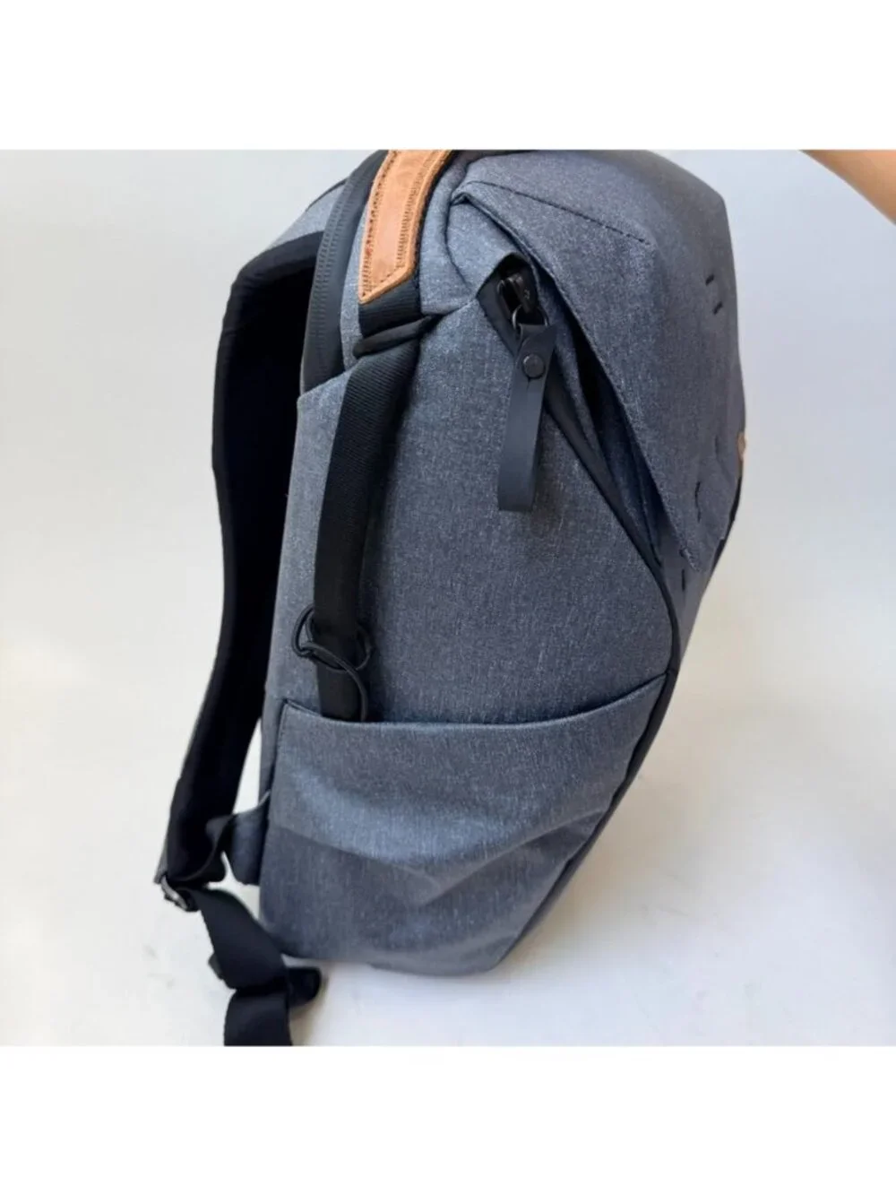 NWT Peak Design Everyday Backpack 20L Gray ( Customized) Laptop Travel Bag